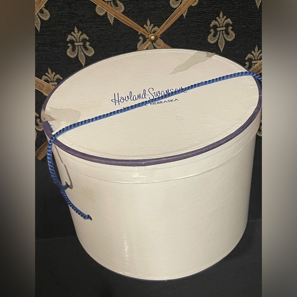 Miss Dior by Christian Dior vintage cream hat size 22 with original hat box main image 6